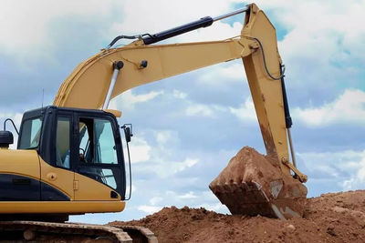 攻城兵工程機(jī)械租賃都搞共享經(jīng)濟(jì)了,共享挖掘機(jī)設(shè)備出租已啟動!